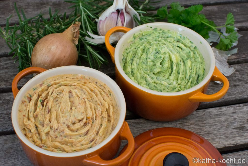 Kräuterbutter und Tomatenbutter 