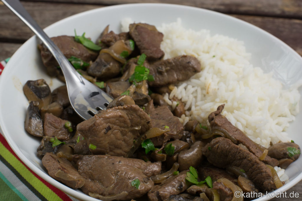 Wild-Stroganoff mit Reis