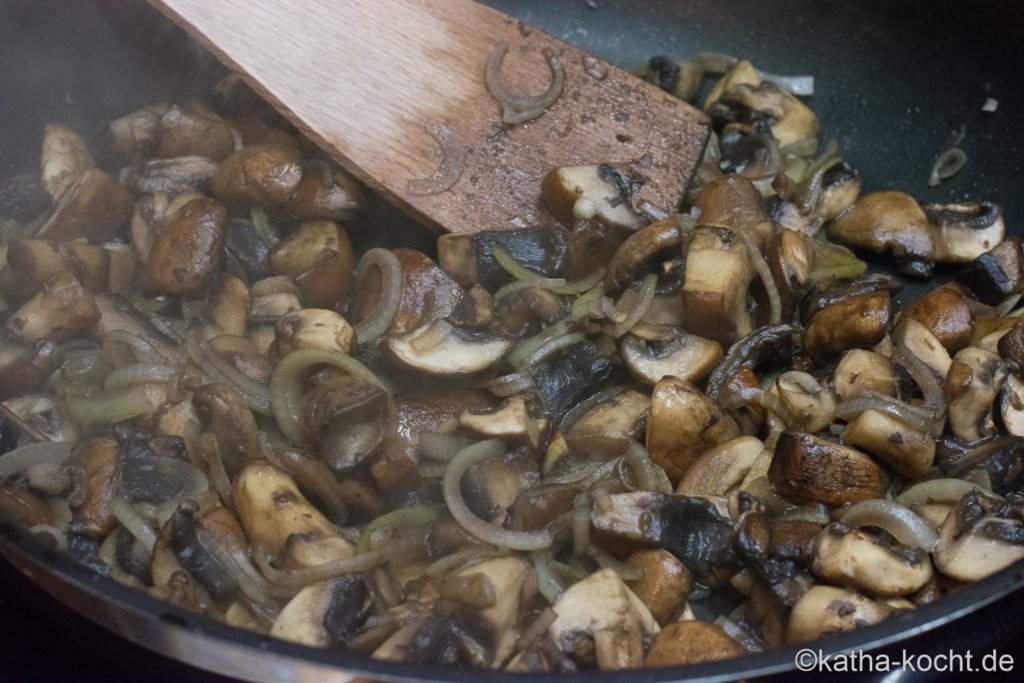 Wild-Stroganoff mit Reis