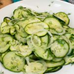Gurke-Zucchini Salat