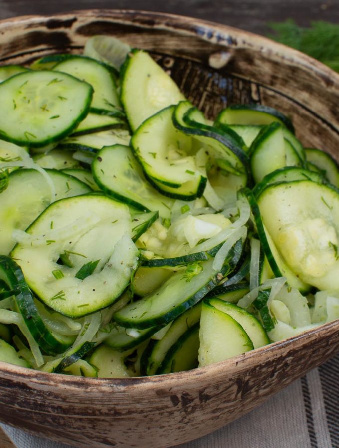 Gurke-Zucchinisalat mit Fenchel und Minze