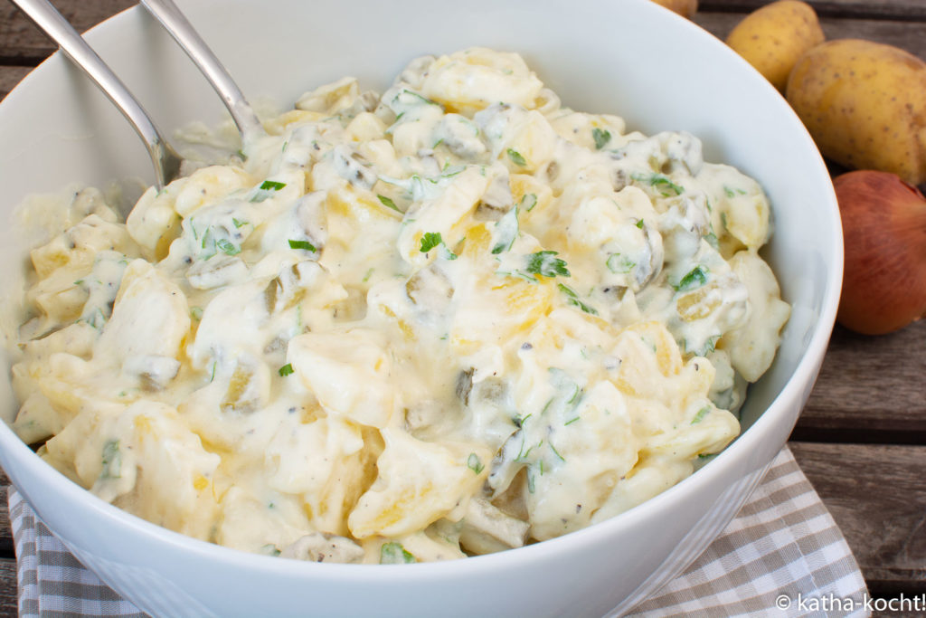 EInfacher klassischer Kartoffelsalat