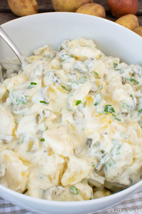 EInfacher klassischer Kartoffelsalat