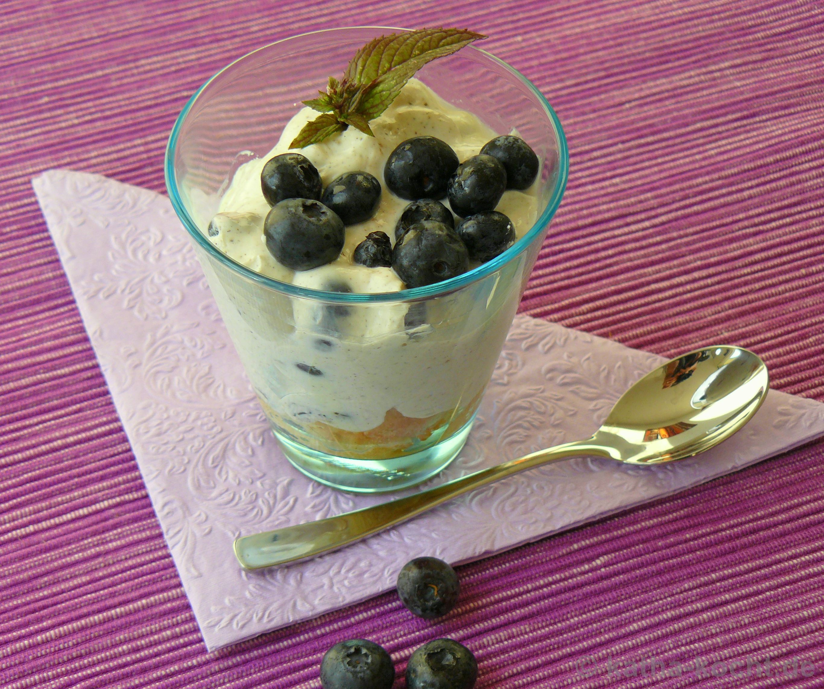 Heidelbeer-Mascarpone Trifle im Glas