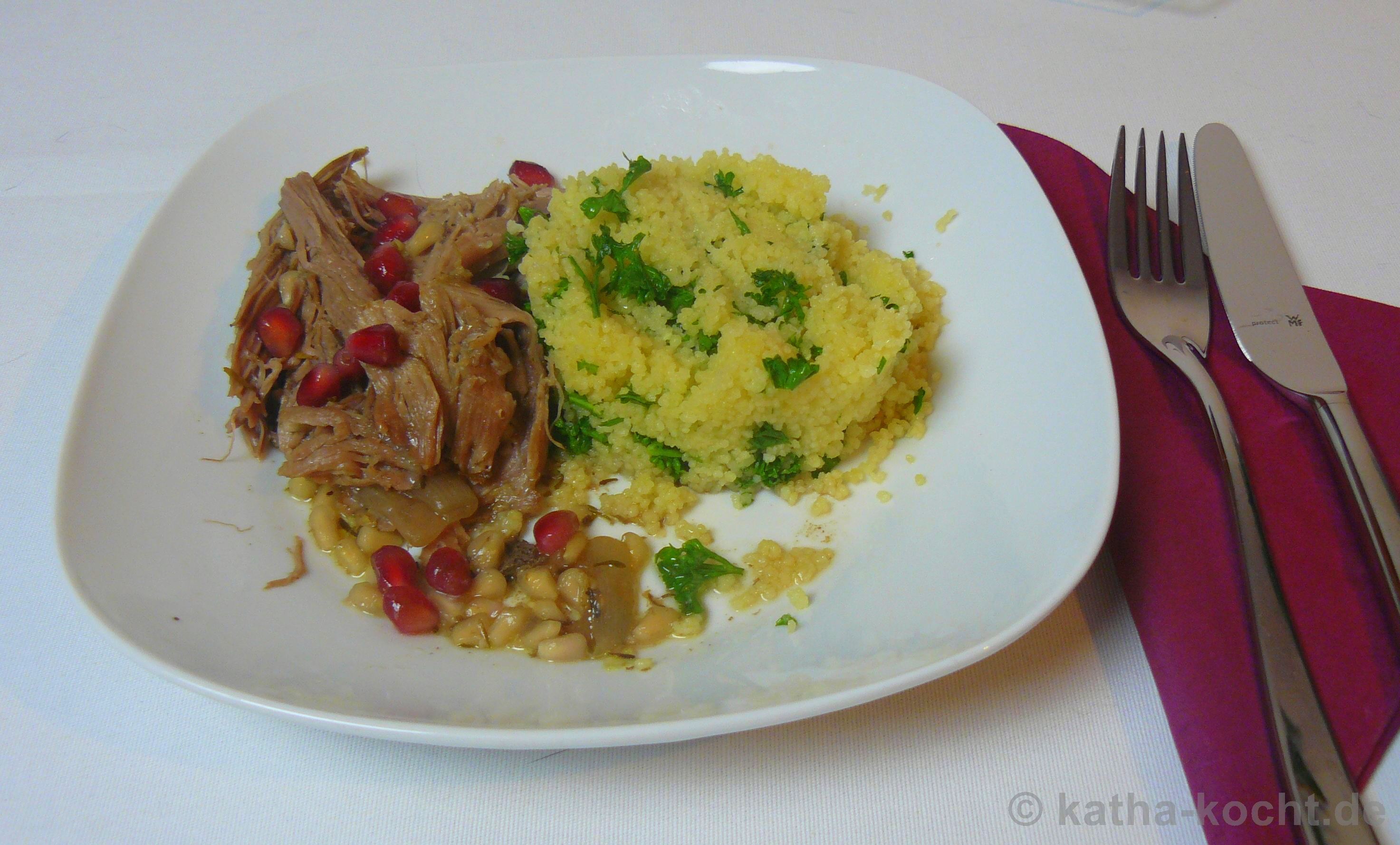 Geschmorte Lammschulter mit Couscous und orientalischen Dips