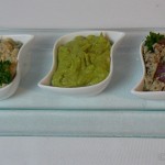 Triologie orientalischer Dips mit Kichererbsen, Avocado und Aubergine