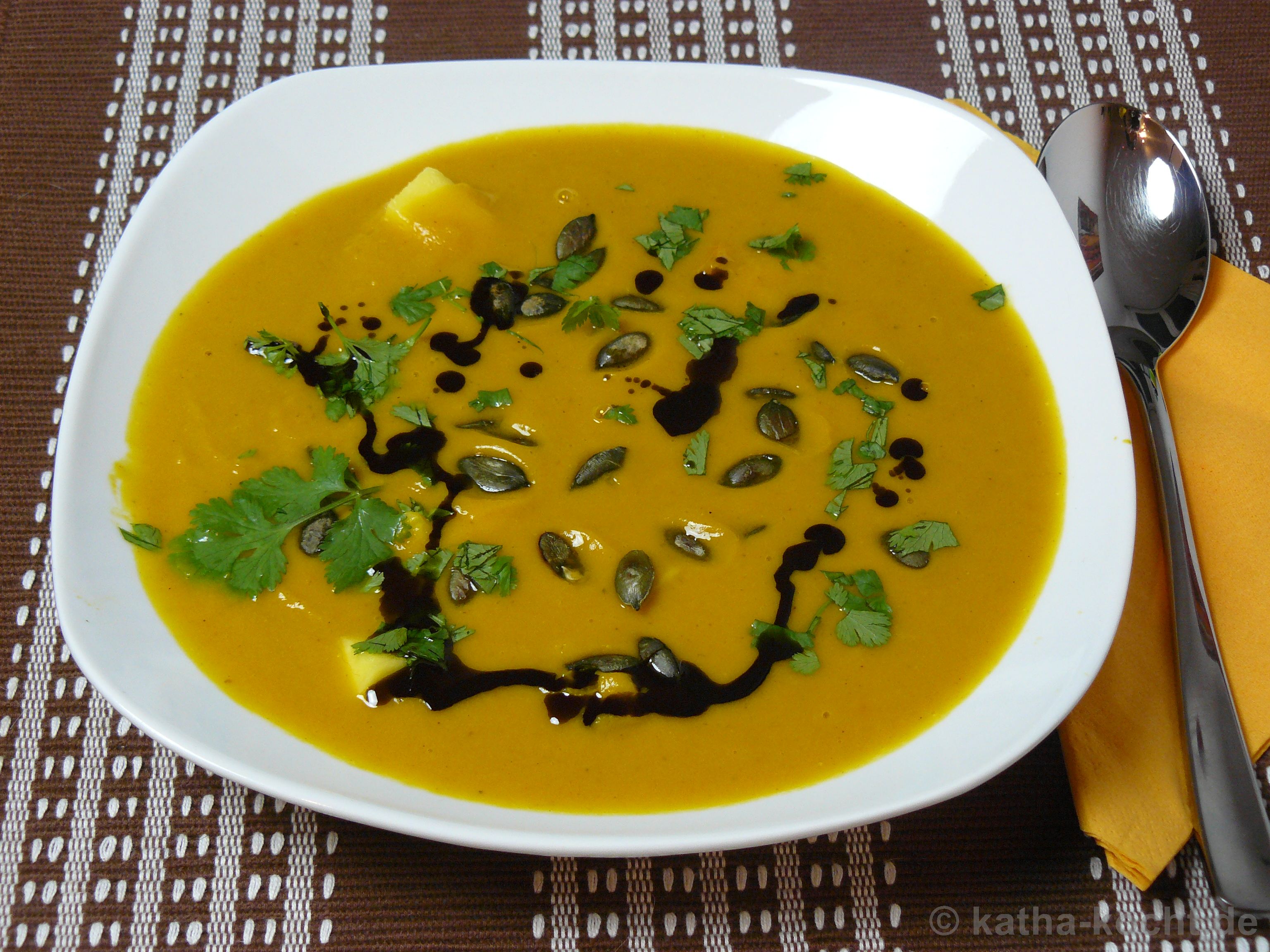 Mango-Curry Kürbissuppe