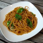 Spaghetti al Peperoncino mit Knoblauch und Sardellen