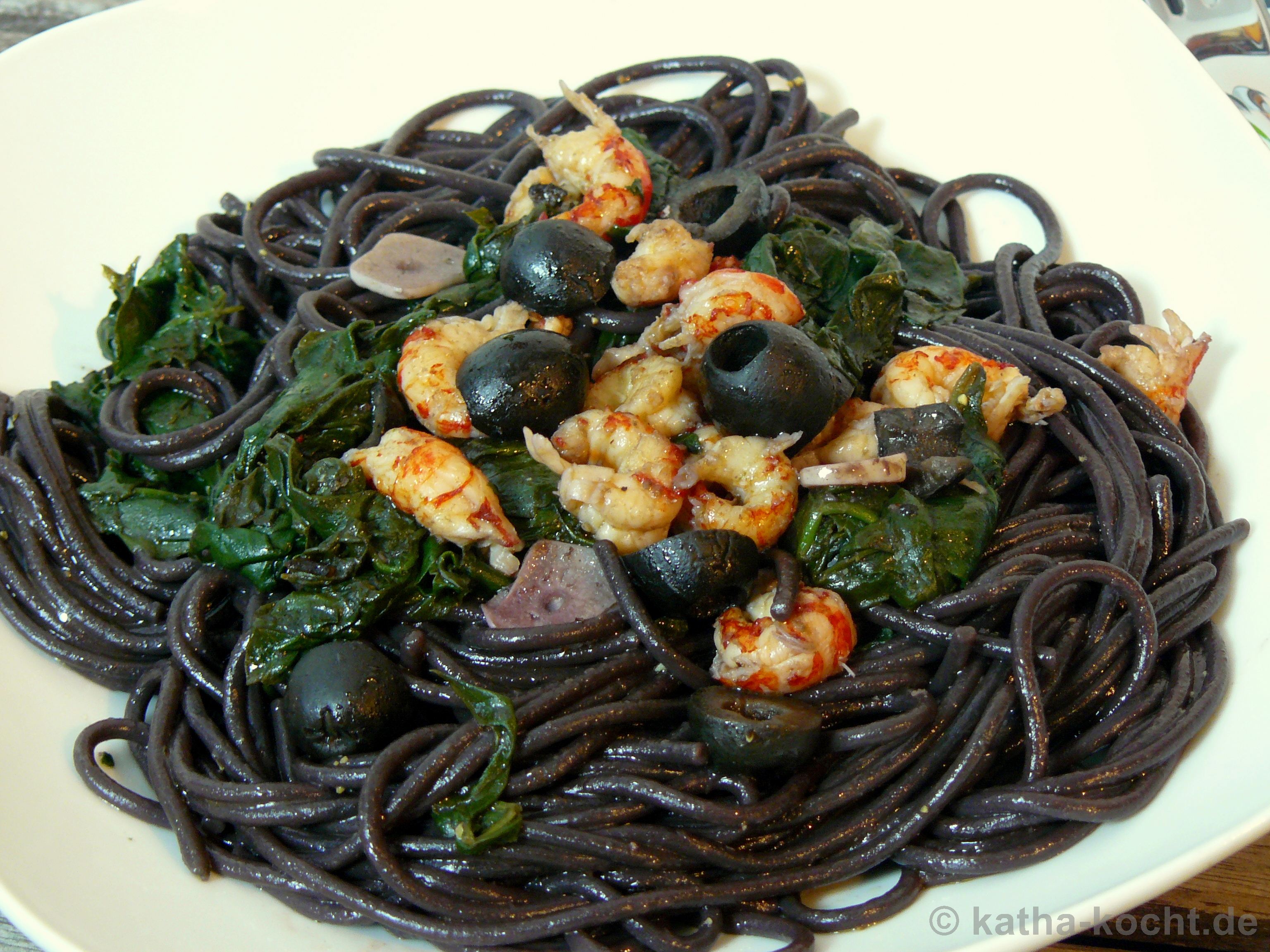 Schwarze Pasta mit Flusskrebsen