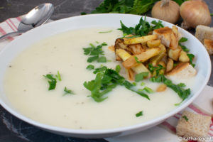 Klassische Spargelcremesuppe