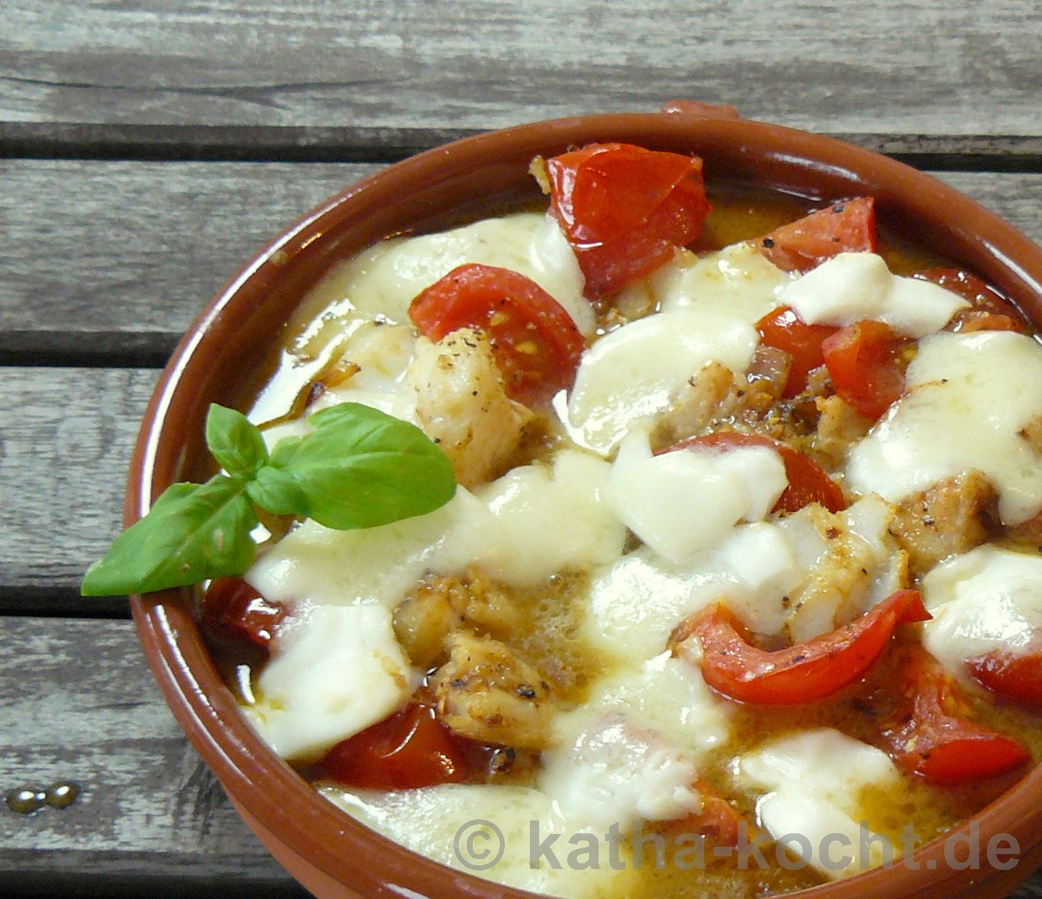 Tapas - Kabeljau mit Tomate und Büffelmozzarella