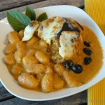 Überbackenes Maishähnchen mit Gnocchi in Tomatencréme