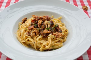 Tagliatelle Walnuss-Carbonara