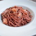 Rotweinspaghetti mit Parmaschinken