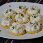 Cracker mit Olivencréme