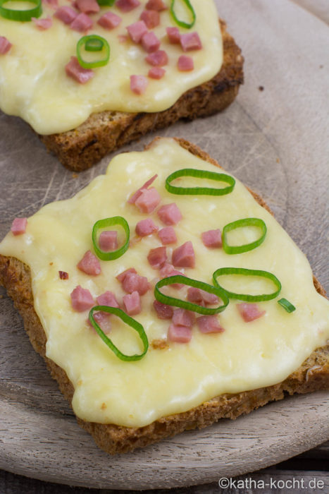 Raclette Brot mit Speck wie auf dem Weihnachtsmarkt 