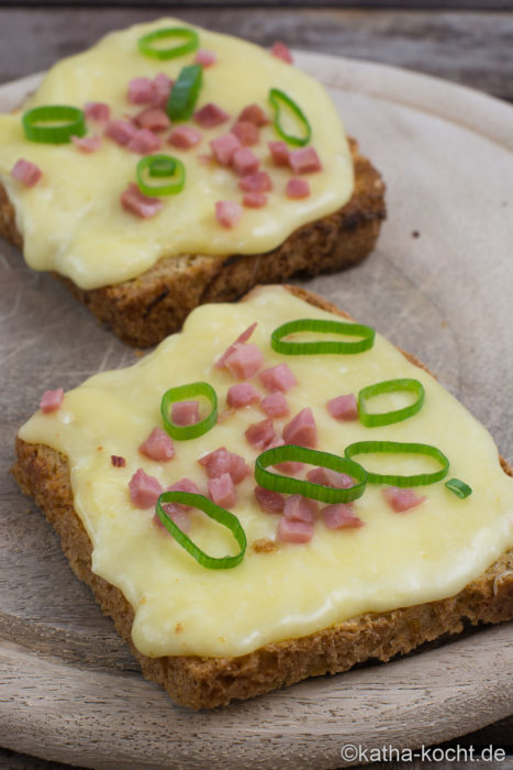 Raclette Brot mit Speck wie auf dem Weihnachtsmarkt 