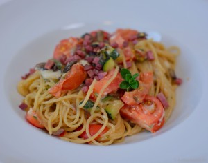 One Pan Pasta mit Champignons und Zucchini