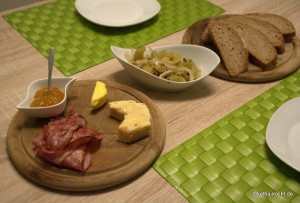 Abendbrot mit selbstgemachtem Käse