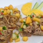 Pulled Pork Brot mit Khaki-Gurken Topping