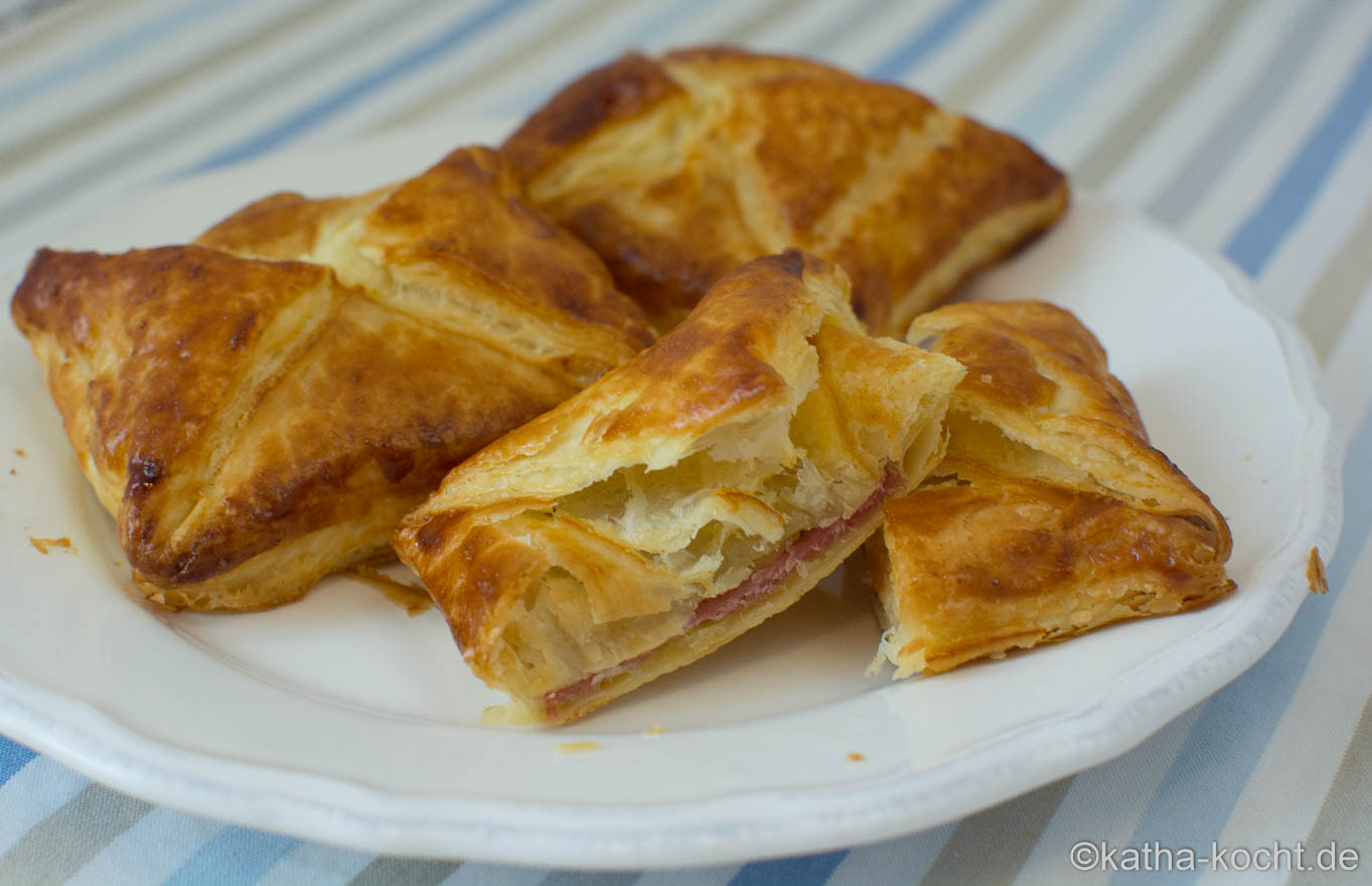 Blätterteigtaschen mit Schinken und Ziegenkäse