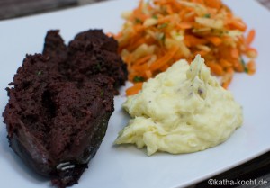 Blutwurst mit Apfel-Karotten Salat