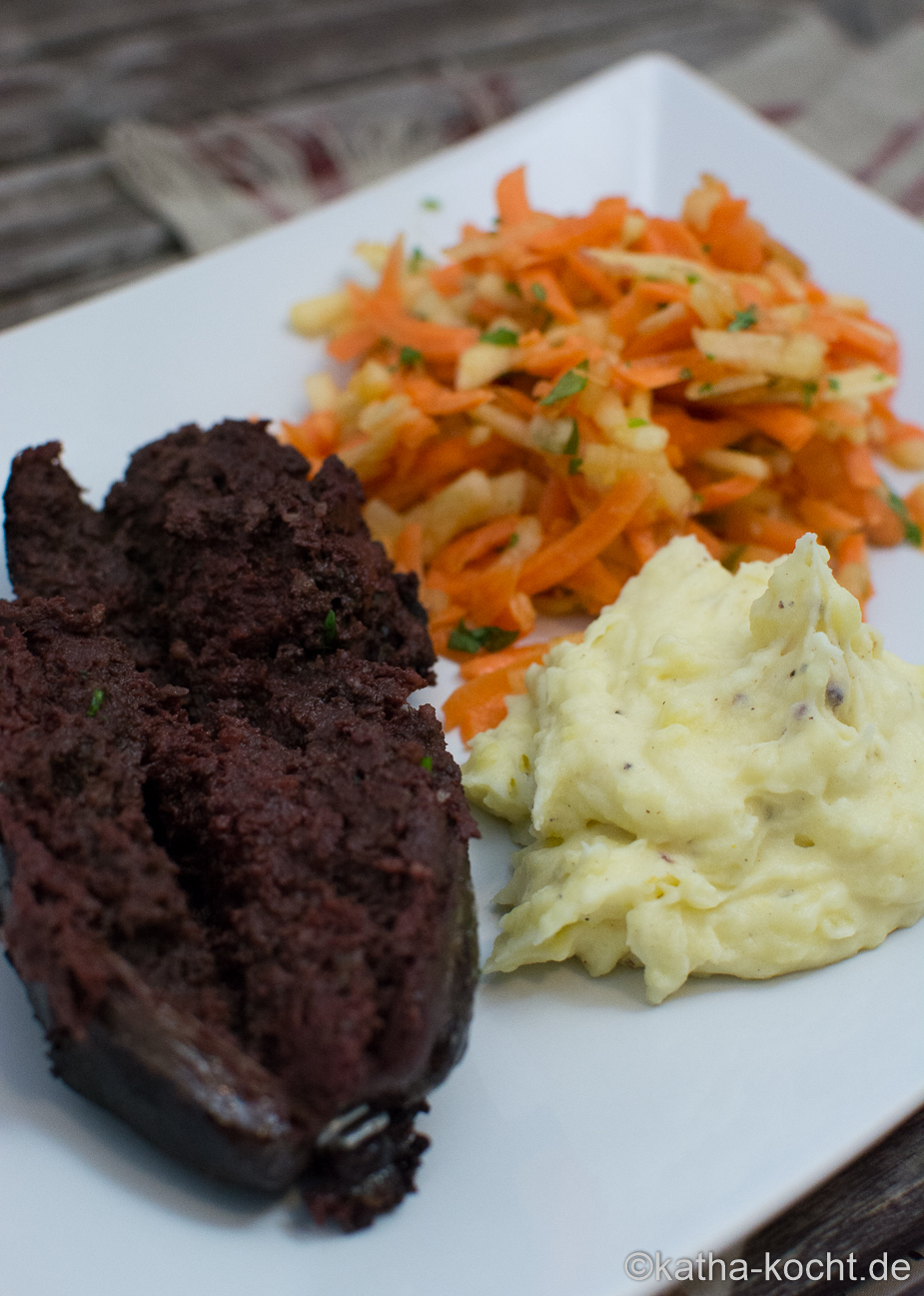 Blutwurst mit Apfel-Karotten Salat - Katha-kocht!