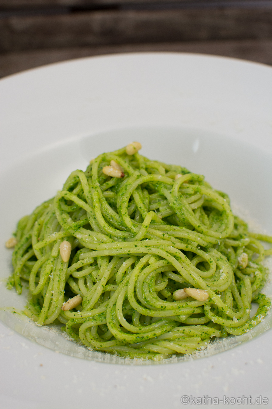 Spaghetti mit Bärlauchpesto