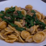 One Pan Pasta mit Mangold und Hackfleisch