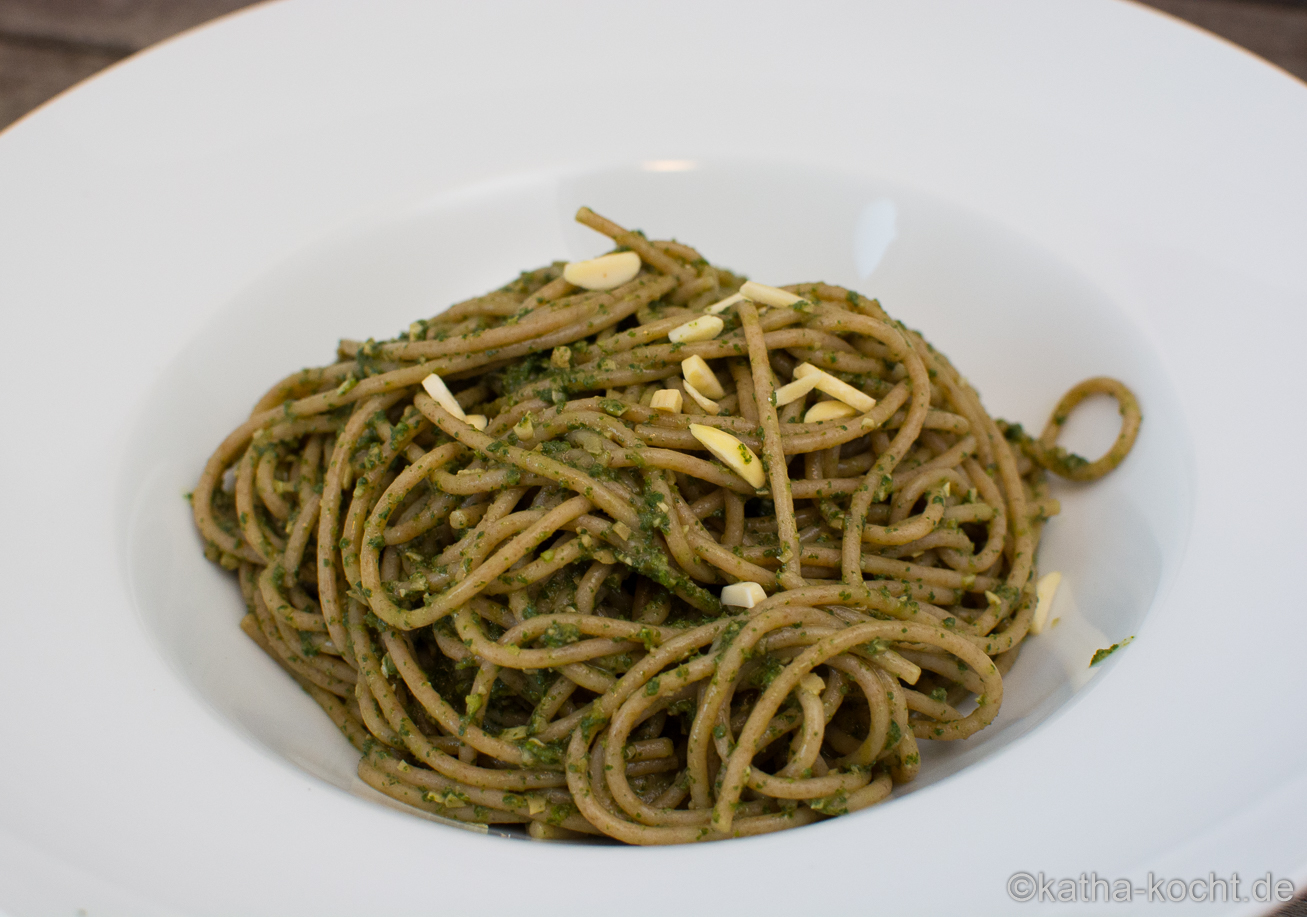 Dinkel Spaghetti mit Brennessel Pesto