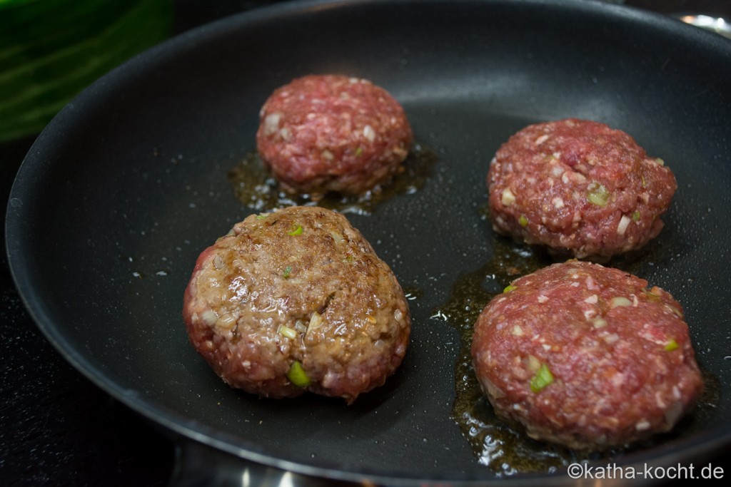 Bouletten_auf_asiatischem_Radieschensalat_ (3)