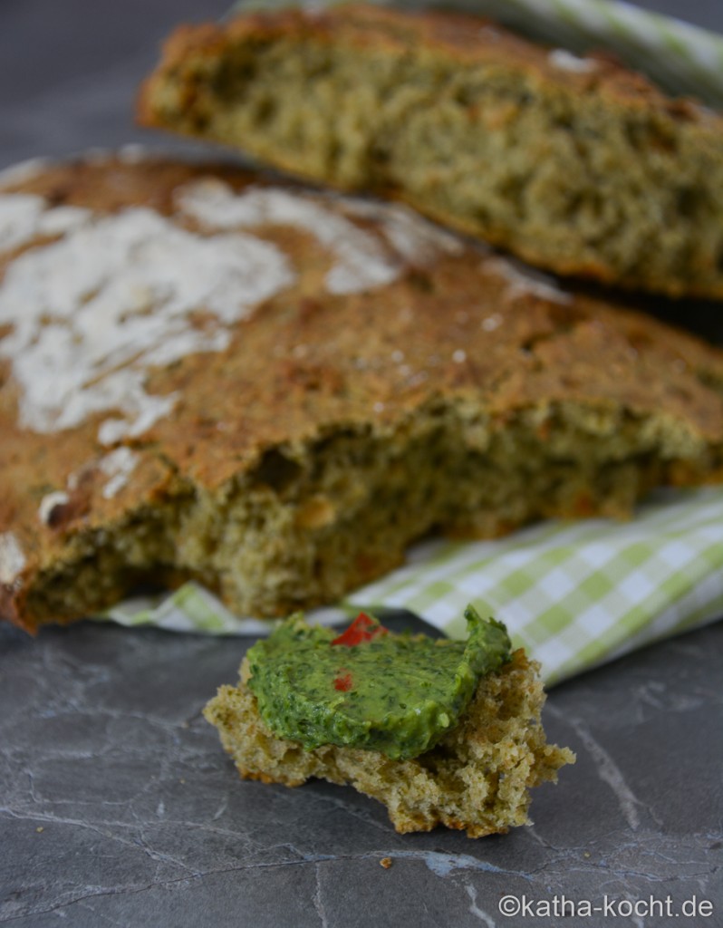 Dinkel_Brot_Mit_Rucola_  (19)