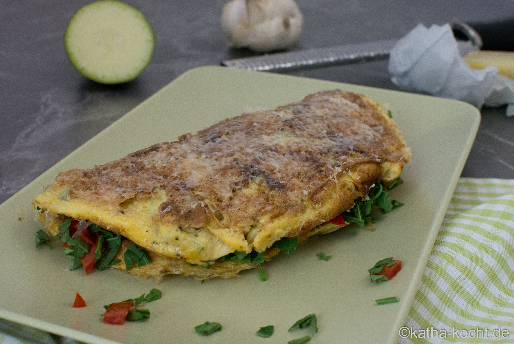 Omelett mit Tomaten und Zucchini - Katha-kocht!