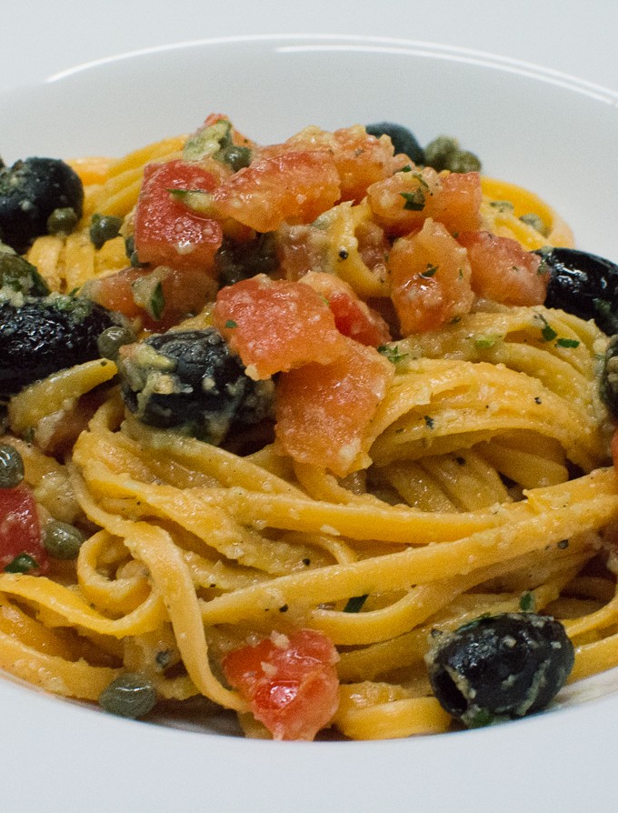 One Pan Pasta mit Sardellen und Estragon