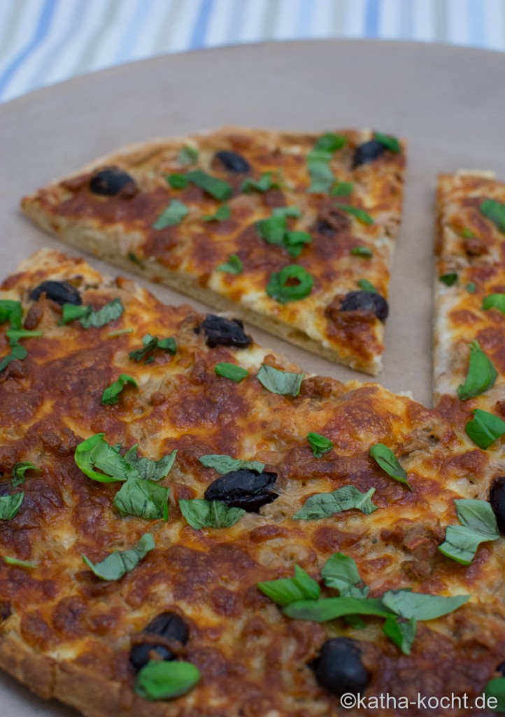 Thunfisch_Pizza_ (7)