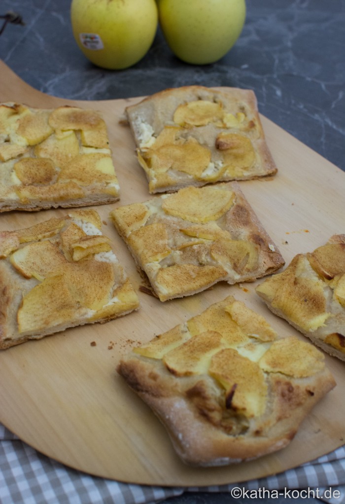 Flammkuchen_mit_Apfel_und_Zimt_ (10)