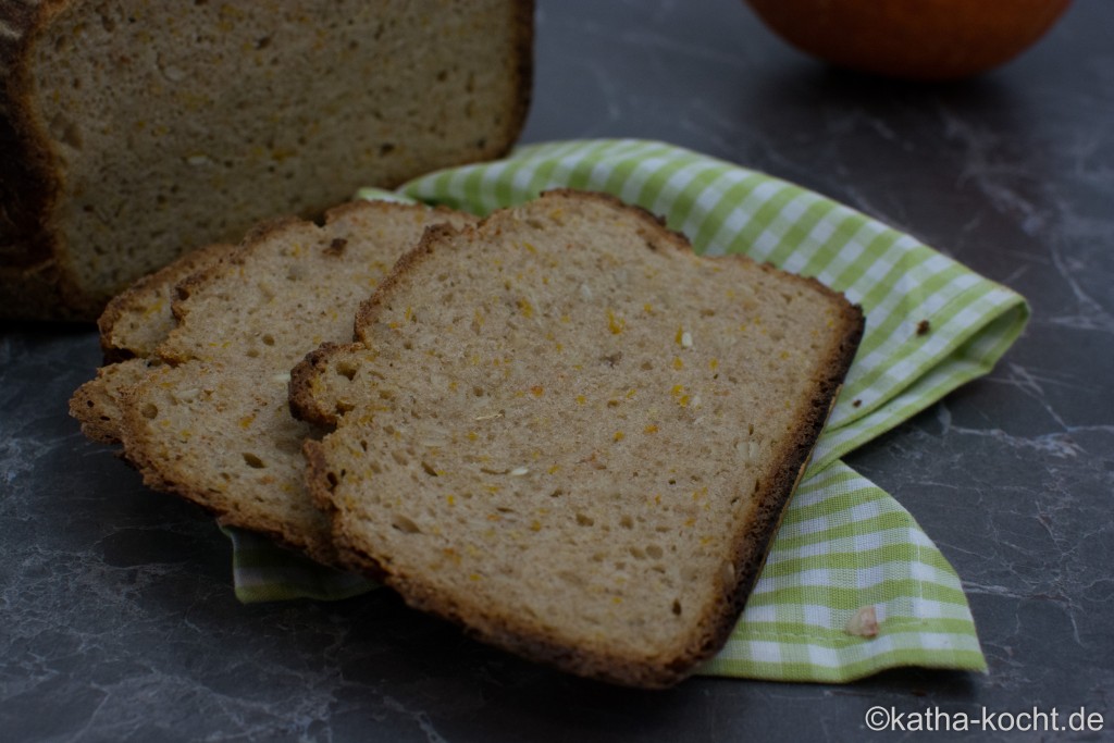 Roggenbrot_mit_Kürbis_und_Zucchini_ (29)