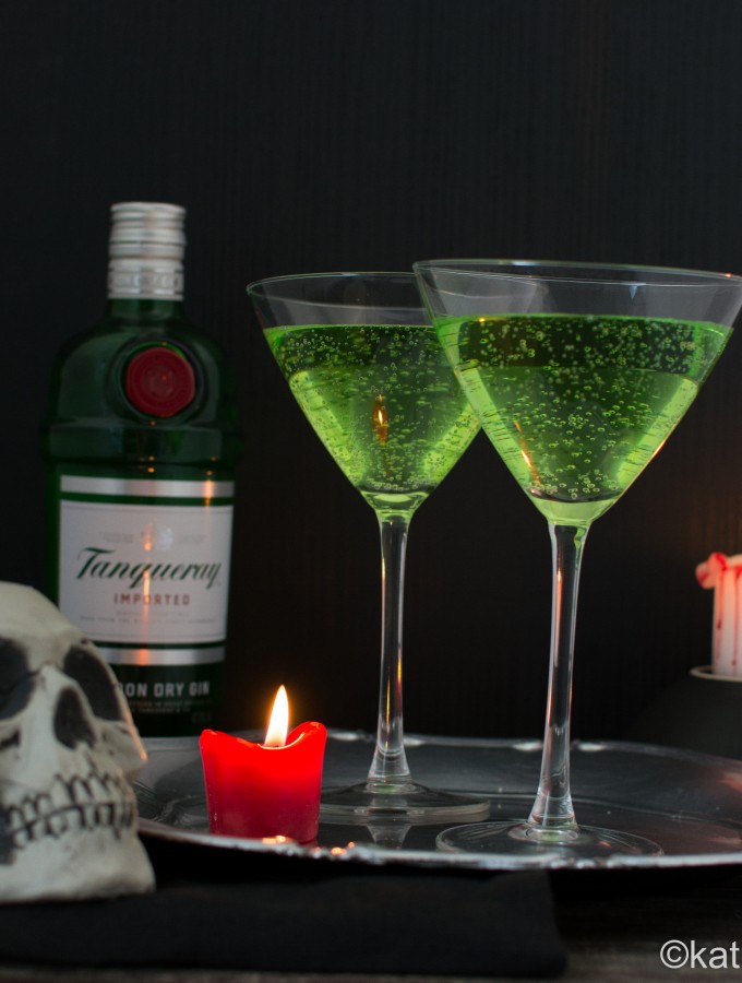 Halloween Cocktail - grüner Gin Tonic
