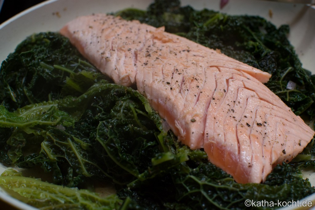 Lachs_auf_Wirsingkohl_ (6)