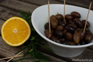 Oliven mit Orange und Ysop