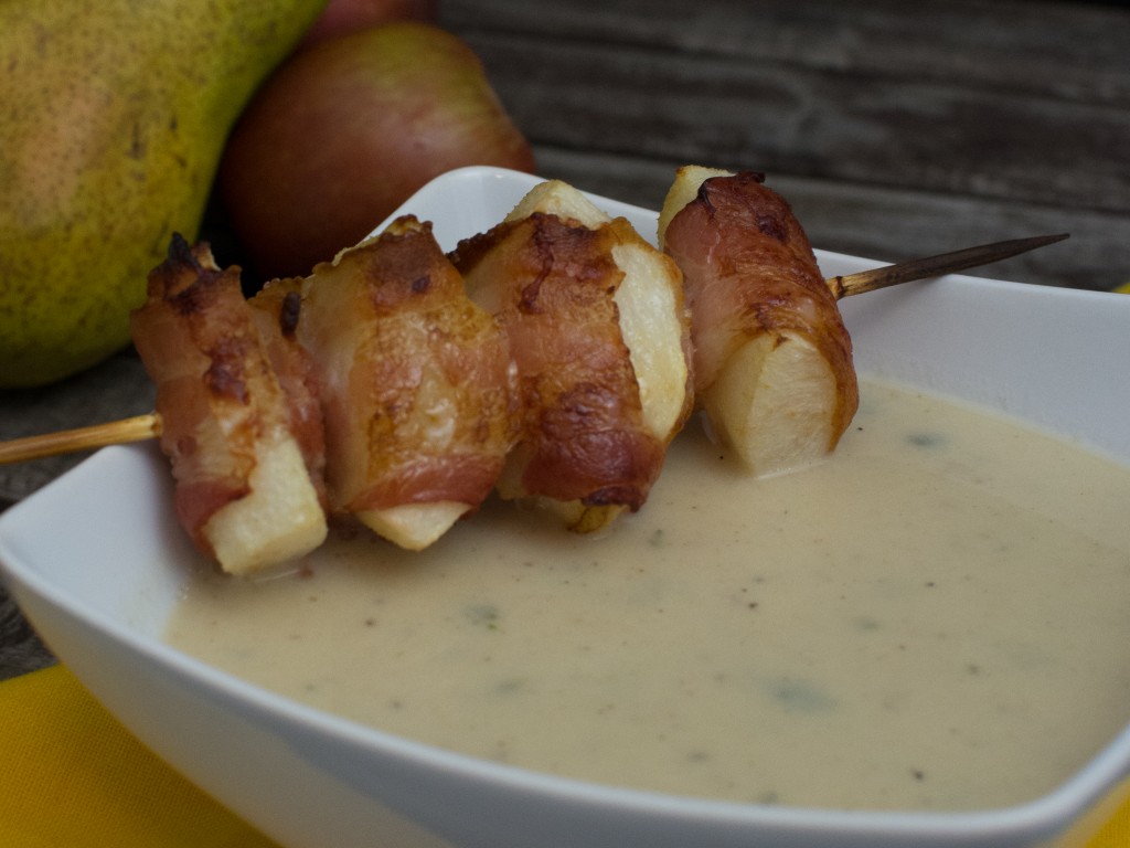 Pastinakensuppe mit Birne-Speck Spießen - Katha-kocht!