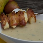 Pastinakensuppe mit Birne-Speck Spießen