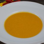 Kürbissuppe mit indischen Aromen