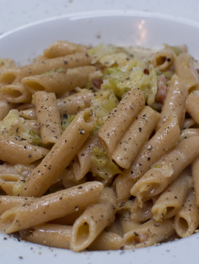 One Pan Pasta mit Wirsingkohl