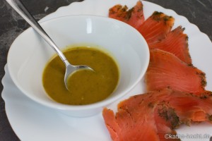 Graved Lachs mit Honig-Senf Sauce
