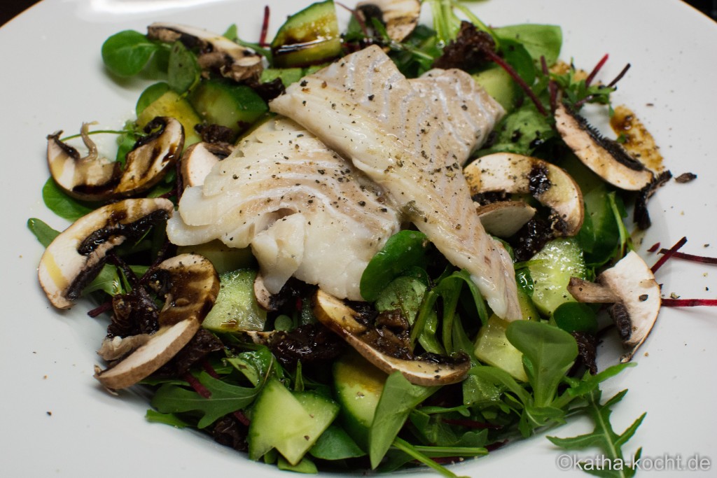 Winterlicher_Salat_mit_Skrei_ (5)