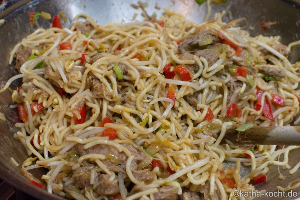 Wok_Nudeln_mit_Pulled_Pork_ (2)