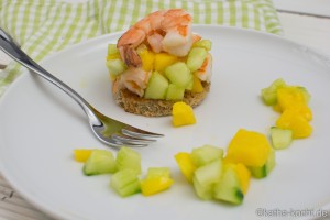 Garnele auf Mango-Gurken Salat