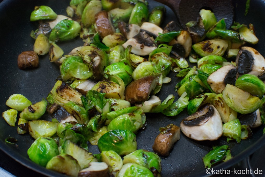 Pasta_mit_Huhn_und_Rosenkohl_ (2)