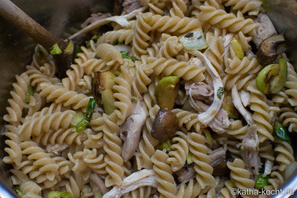 Pasta_mit_Huhn_und_Rosenkohl_ (9)